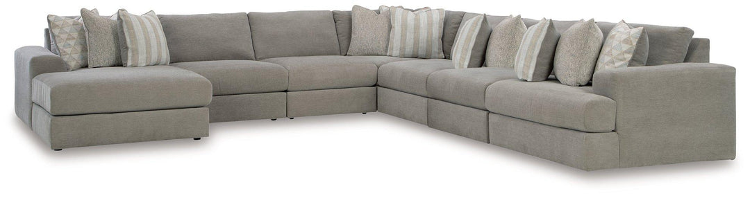 Avaliyah Sectional with Chaise