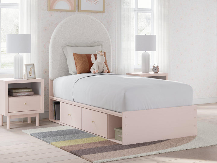 Wistenpine Upholstered Bed with Storage