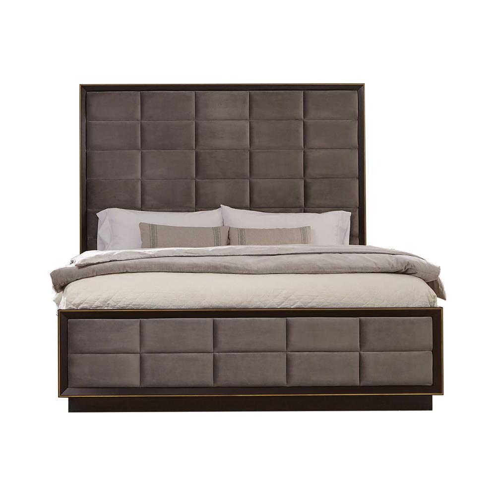 G223263 C King Bed