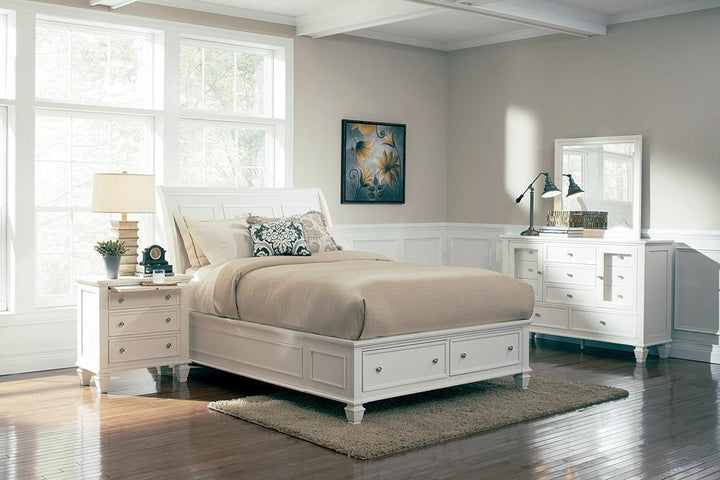 Sandy Beach White Eastern King Storage Bed