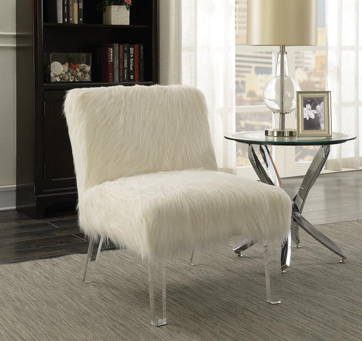 G904059 Contemporary White Accent Chair